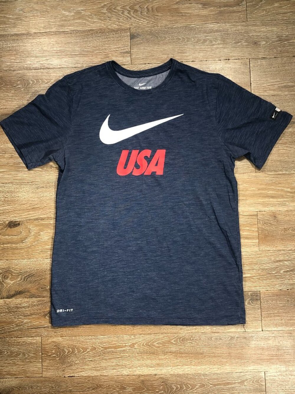 Nike USA T-Shirt Men's Medium Blue Dri-Fit Swoosh Logo Football Soccer Active